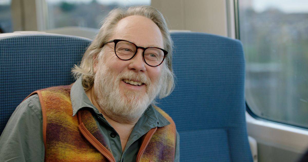 Vic Reeves on how he ‘freaked out’ Billy Idol with his bizarre choice of clothes