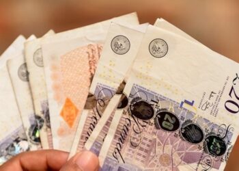 Bank of England warns of recession in UK as interest rates hiked to 1%