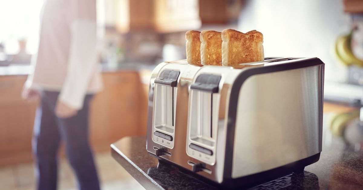 Experts issue warning to households that have certain type of toaster