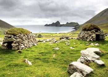 Breathtaking abandoned islands off Scottish coast is walkers’ paradise – but has dark past