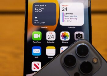 iPhone hack using ‘secret’ button on back of phone is ‘life-changing’ shortcut