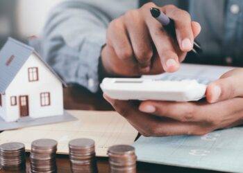 Scottish workers see salaries lag behind inflation as living and energy costs soar