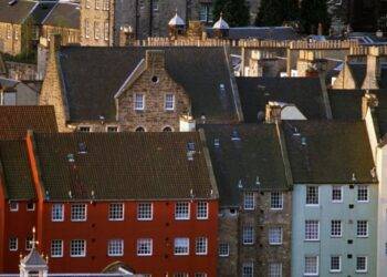 Self-catering businesses urge government to reject Edinburgh short-term let plans