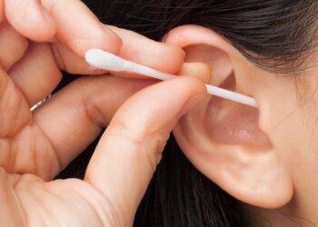 Cleaning your ears without cotton buds – the three safest methods