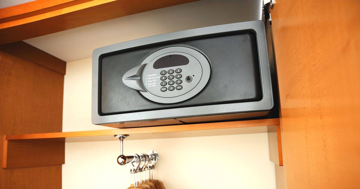 How to avoid getting robbed on holiday as travellers warned to avoid hotel safe