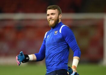 Zander Clark set for Dundee United transfer talks as Tam Courts targets pre-contract deal