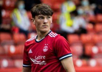 Calvin Ramsay to Liverpool transfer edges closer as Aberdeen star prepares for Anfield medical