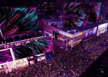 Thousands of web3 anonymous hackers trying to mess with interactive art in New York Times Square?