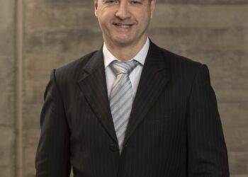 Yuri Bouwhuis Pioneers Circular Economy with Calucem's Briquetting Plant