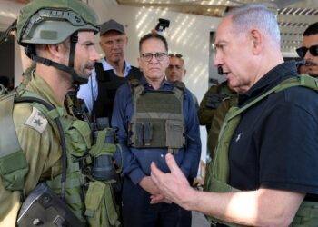 Benjamin Netanyahu’s leadership is questioned even as Israelis rally round the flag