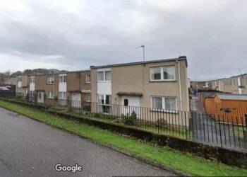 Failure to hold public meeting over crumbling concrete in homes criticised by West Lothian councillor