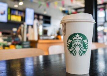 Not even the boss of Starbucks needs to be doing a 1,000-mile commute if they can do the job from home