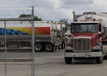 Fix the climate or appease the fossil fuel industry – we can’t do both