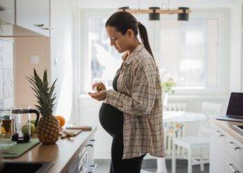 Thousands of pregnant women with common health condition warned over calories