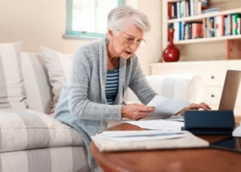 Women on State Pension due back payments of nearly £8,000 this year