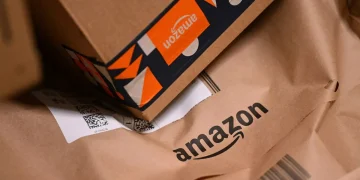 ‘Classy’ smartwatch that ‘performs as well as expensive brands’ now £50 in Amazon Prime deal