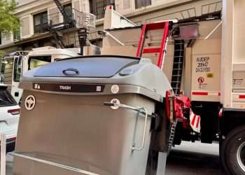 how technology is helping cities sort their waste problem