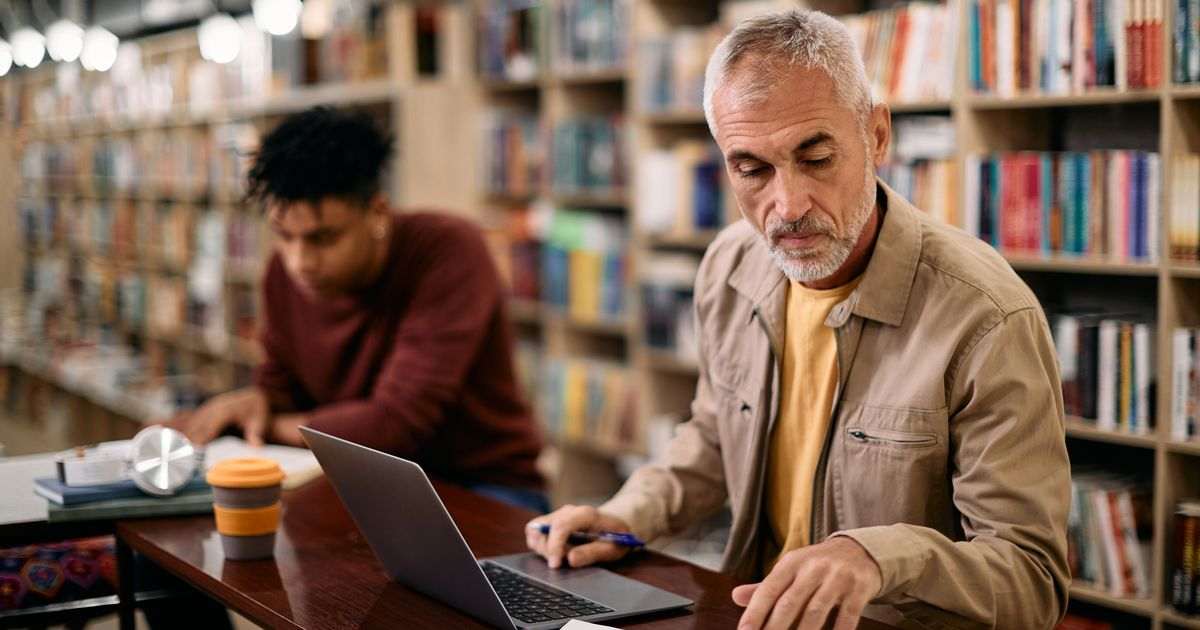 Apple fans rush to buy MacBook for only £99 after 54% price slash