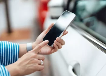 Drivers in Wales need to avoid touching their phones next Sunday at 3pm