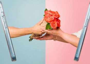 Love in the age of WhatsApp – a philosopher explains how technology reduces the power of a relationship