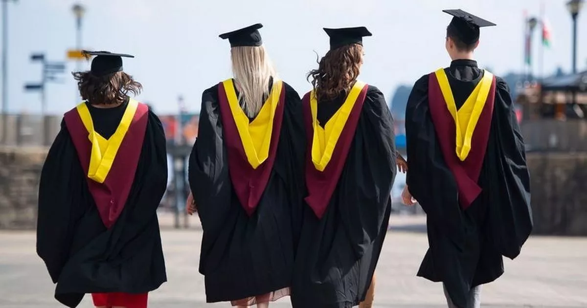 International students warned of deportation if they overstay their visa