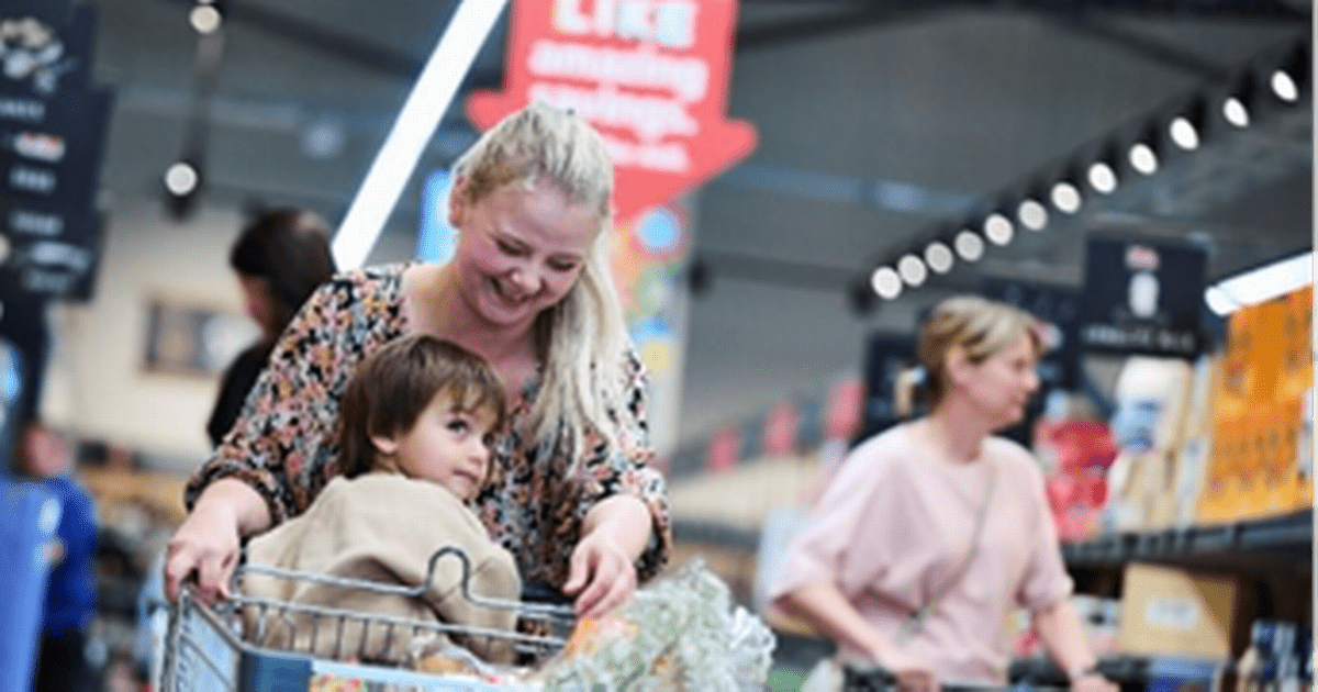 Aldi urges people to head into stores at 8am on December 21