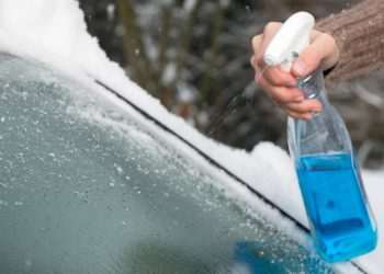 Clear your frozen windscreen in seconds using former NASA engineer’s 4 step hack