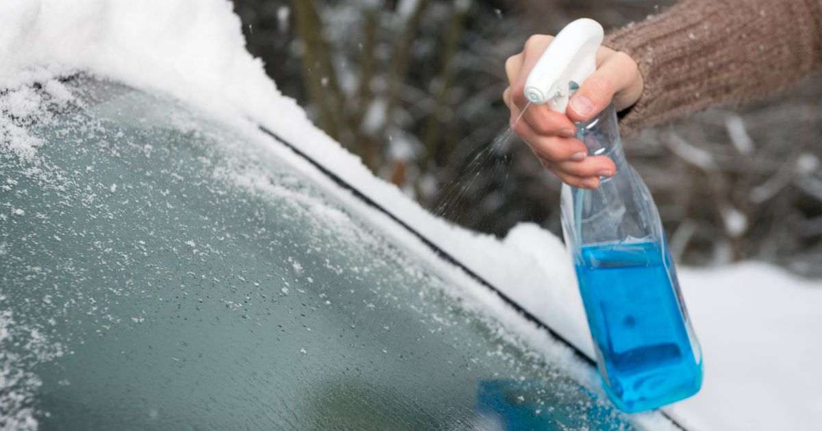 Clear your frozen windscreen in seconds using former NASA engineer’s 4 step hack
