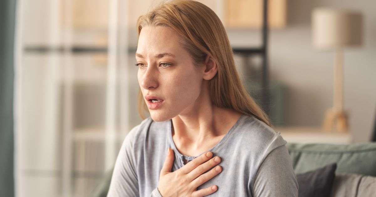 ‘Call 999’ if you have these 2 dangerous chest symptoms, NHS says