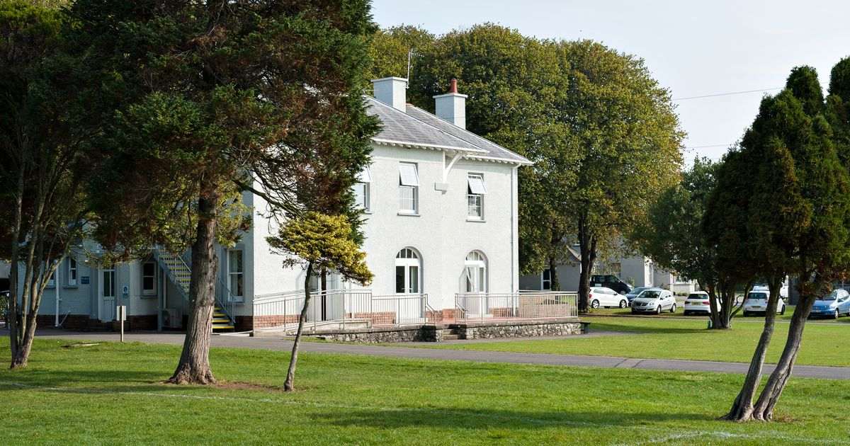 School to reopen after parents buy lease