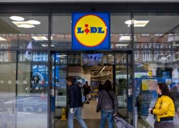 Lidl’s ‘charming’ £9 acclaimed white wine that offers ‘a real taste of the sunshine’