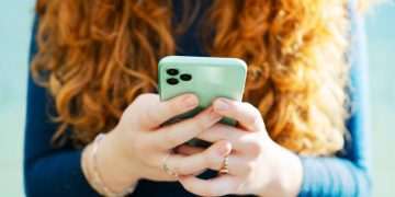 Millions of iPhone and Android owners should use this feature now