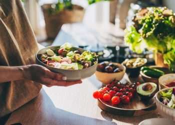 Reason your salad tastes bland – and chef’s quick fix for tastier lunches