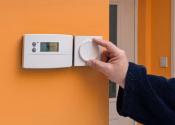 Citizens Advice share ’30 minute rule’ to avoid wasting money on heating bills this winter