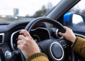 Drivers risk being slapped with £1,000 fine for ‘harmless’ headlight use