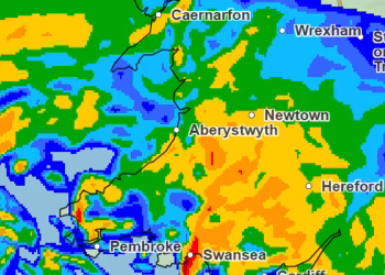 Met Office weather maps show Wales to be hit by a wall of rain